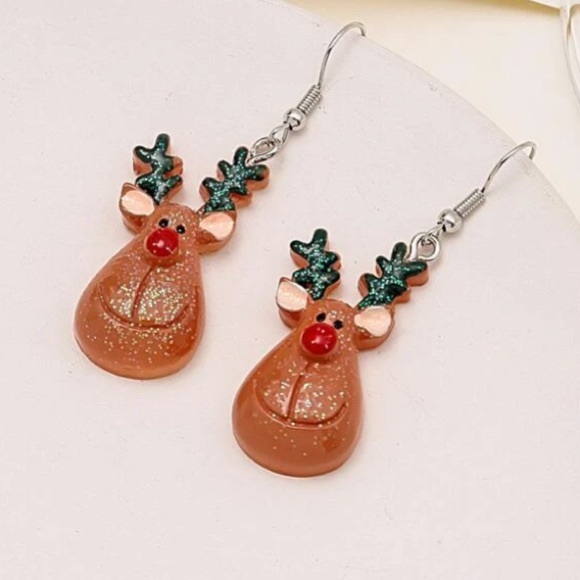 Jewelry - NWT Christmas Earrings! Resin Reindeer Earrings 🎄